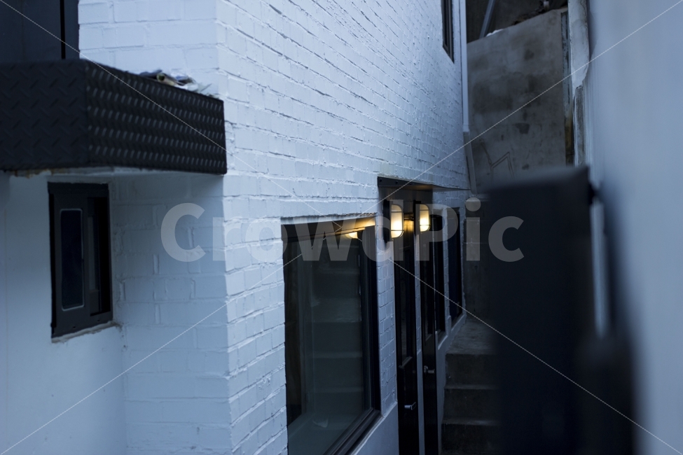 푸른빛,어둠,밤,하얀색,차가움,건축물,건물외관,exterior,building,structure,architecture,construction