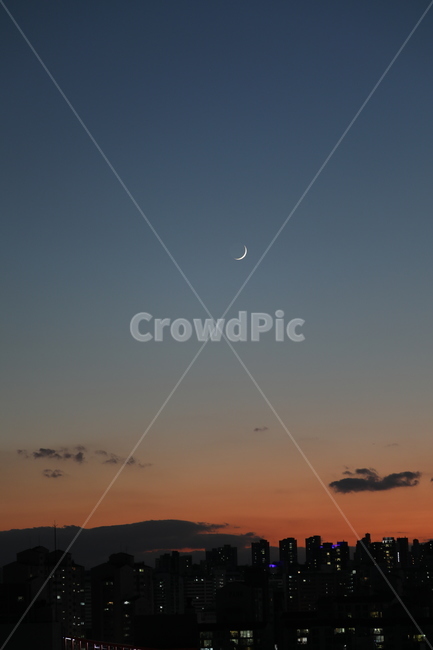 초승달,달,야경,노을,해질녘,풍경,하늘,야경,밤,풍경,nightscape,night,landscape,도시,city,한국도시풍경,한국도시경관,korea cityscape,nature,자연,outdoors,옥외