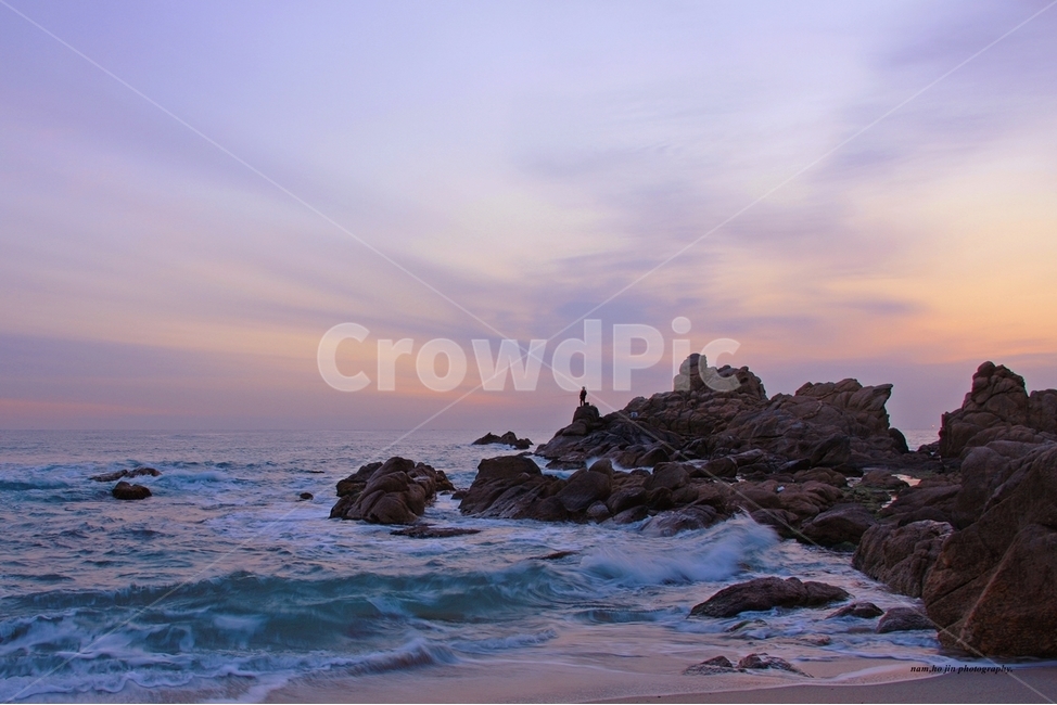바다,여명,아침바다,바위섬,파도,자연,풍경,nature,landscape,한국자연풍경,한국자연경관,korea nature landscape,architecture,건축물,building,건물,tower,탑,promontory,곶
