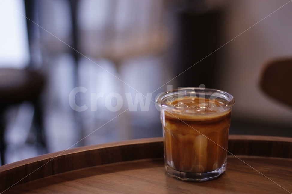 커피,카페,플랫화이트,디저트,원목,나무,인테리어,분위기,무드,카페라떼,음료,음식,커피,카페,coffee,cafe,감성,sensible,feeling