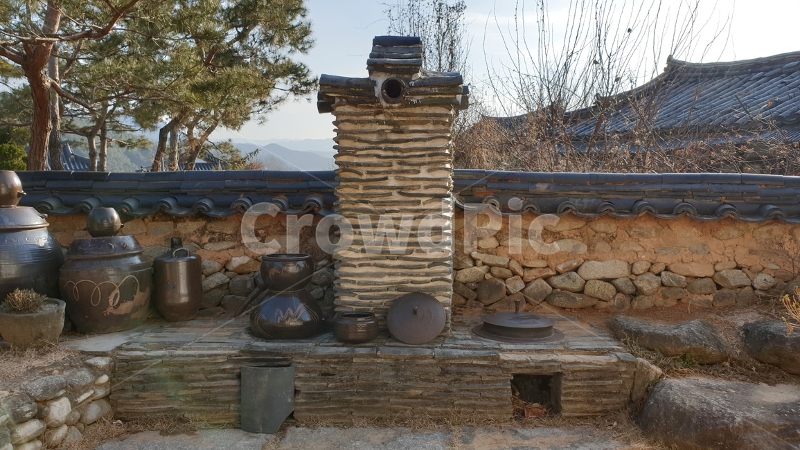 옛날집,기와집,돌담,장독,가마솥,돌담집,한옥집,한옥,한국전통,한국문화,korean traditional,korean culture,건축물,건물외관,exterior,building,structure,architecture,construction