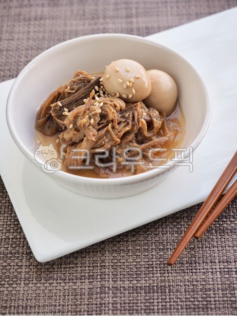 소고기,소고기장조림,장조림,한식,아시아음식,한국음식,밑반찬,간장조림,반찬,단백질,소고기간장조림,쇠고기,음식,저녁식사,고기,소스,간장,배경,식사,요리,소고기요리,beefstew,jangjorim,asianfood,koreanfood,sidedish,protein,beefsoysauce,beef,food,dinner,meat,sauce,soysauce,background,meal,cooking,beefdish,메추리알,quaileggs
