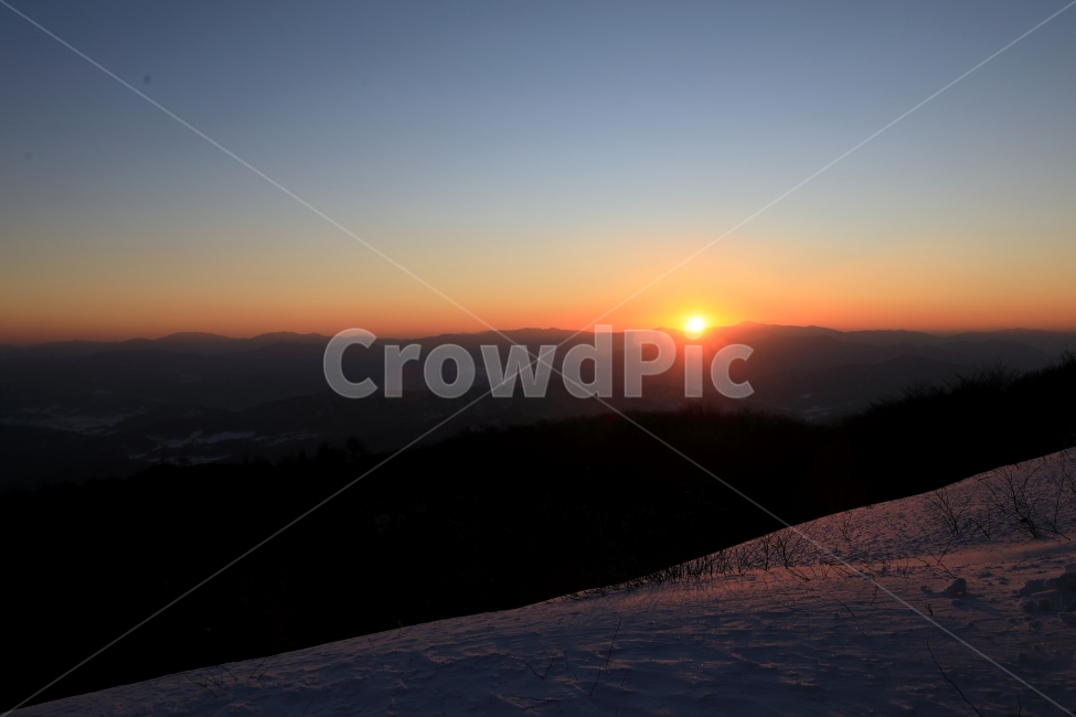 일출,횡성,태기산,새해,겨울,등산,겨울,계절,winter,season,자연,풍경,nature,landscape,outdoors,옥외,sky,하늘,red sky,붉은 하늘,dusk,황혼,dawn,새벽,sunset,일몰