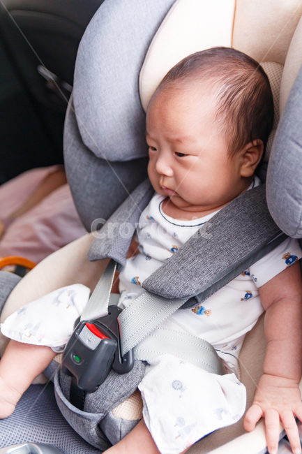 small,car seat,young,infant,good,cute,automobile,baby seat,safety,Boys,newborn baby,parenting,traffic,1 person,expression,Character,belt,junior,safety belt,amazed,face,young baby,50 day baby,person,baby,50 days,Model,drive,family,child