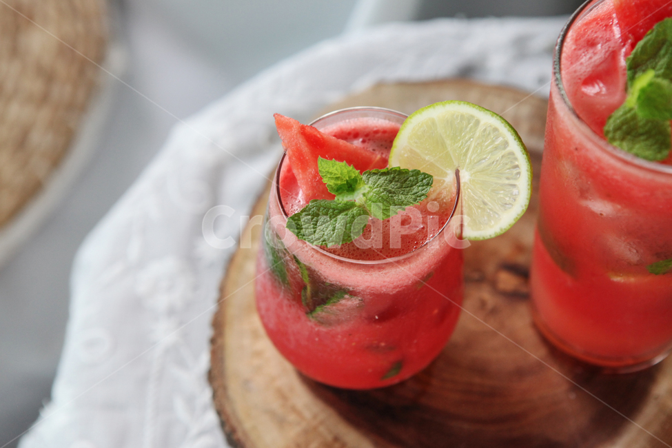 모히또,음료,음료수,디저트,수박,라임,모히토,빨간색,플레이팅,쥬스,주스,얼음,푸드스타일링,푸드스타일리스트,음료수,drink,beverage
