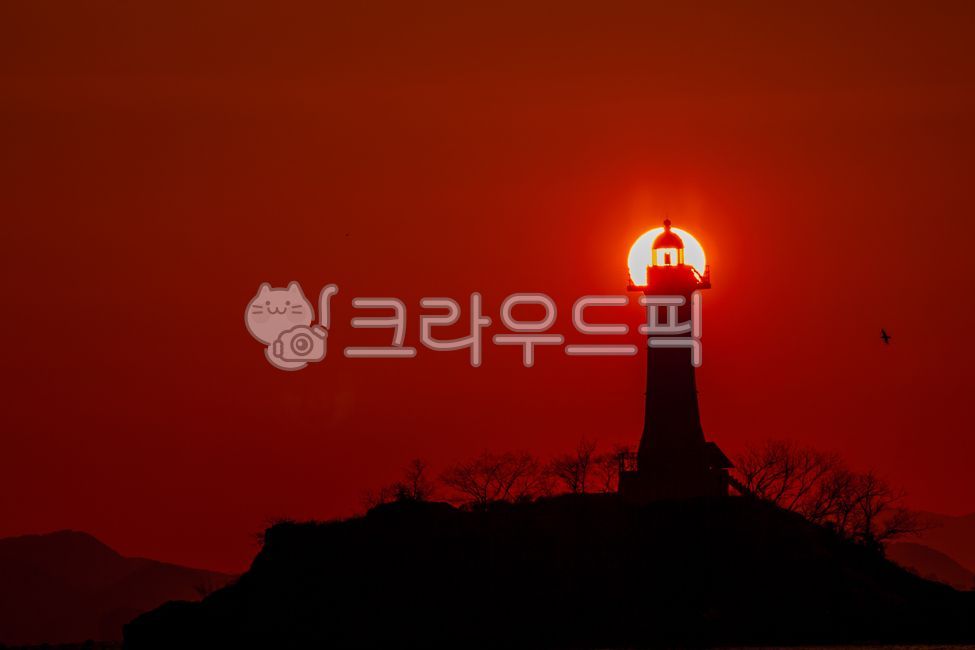 sunrise,lighthouse,Lighthouse,sun,2024,Gapjinnyeon,silhouette,sight,Sunrise,Year of the Blue Dragon,landscape,new year