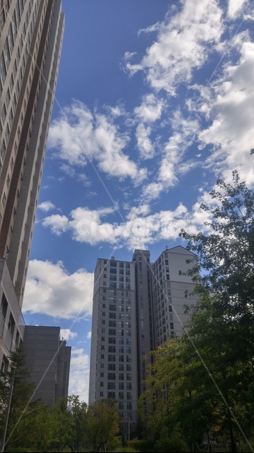 구름,하늘,아파트,창공,가을,cloud,sky,office building,사무실 건물,building,건물