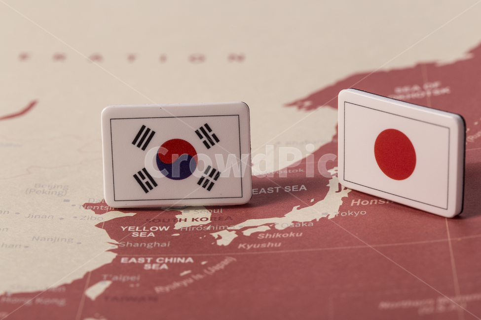 세계지도,국기,대한민국,태극기,일본,일본국기,한국국기,trade,지도,국가,문화,플래그,지리,조각,자존심,기호,세계,글로벌,경쟁,상징,평화,레드,협정,강국,대세,flag,세계화,무역,이웃나라,일장기,korea,japan,협상,외교,해외,외국,세계,foreign,oversea,world,비즈니스,사업,business,service,work,연출,컨셉,콘셉,direction,concept