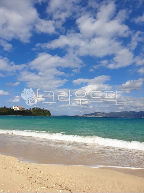 Emerald,sea,beach,coastline,waves,calm,cool,blue sky,beautiful,blue
