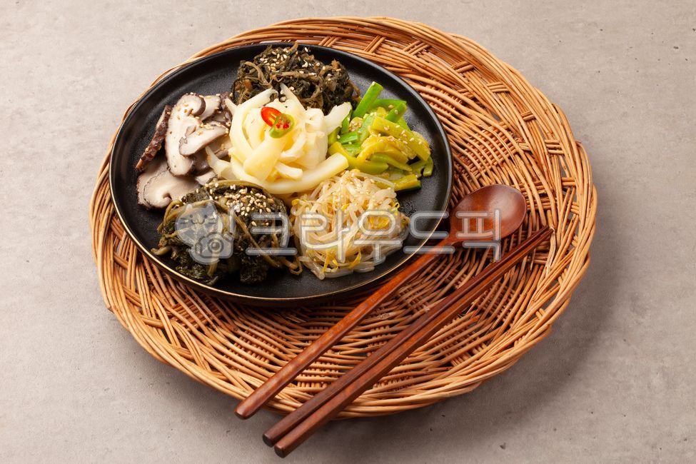 갈색,건강,고사리,나물,도라지,반찬,웰빙,채소,식물,호박,애호박,버섯,표고버섯,요리,고사리나물