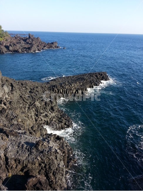 제주,jeju,주상절리,cliff,해안,coast,landscape,풍경,자연,풍경,nature,landscape,한국자연풍경,한국자연경관,korea nature landscape,제주도,jeju,jeju island,promontory,곶,outdoors,옥외,water,물,ocean,대양,sea,바다,낭떠러지