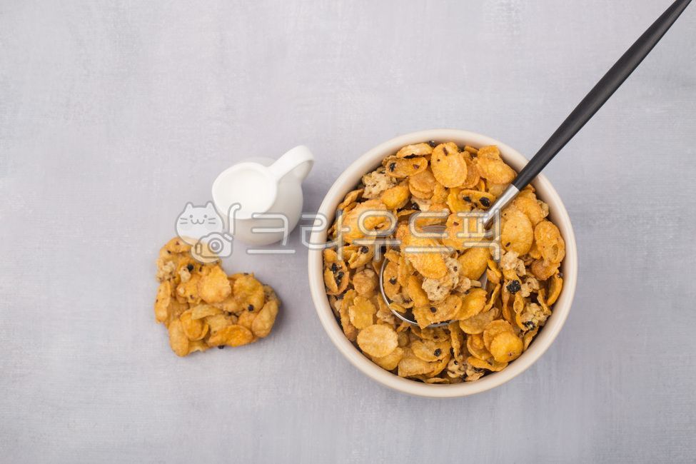 milk,whole grains,convenience food,oatmeal,food,Serial,flakes,cereal,Spoon,granola,spoon,grain,breakfast