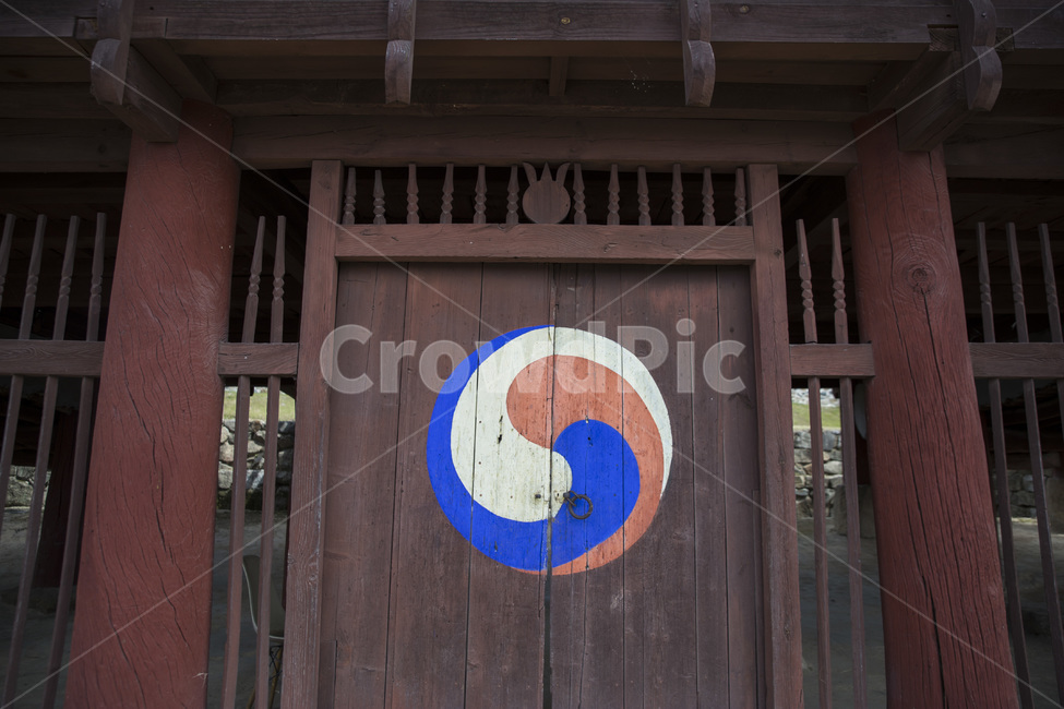 한옥,태극기,태극모양,나무,충북,옥천군,한국전통,한국문화,korean traditional,korean culture