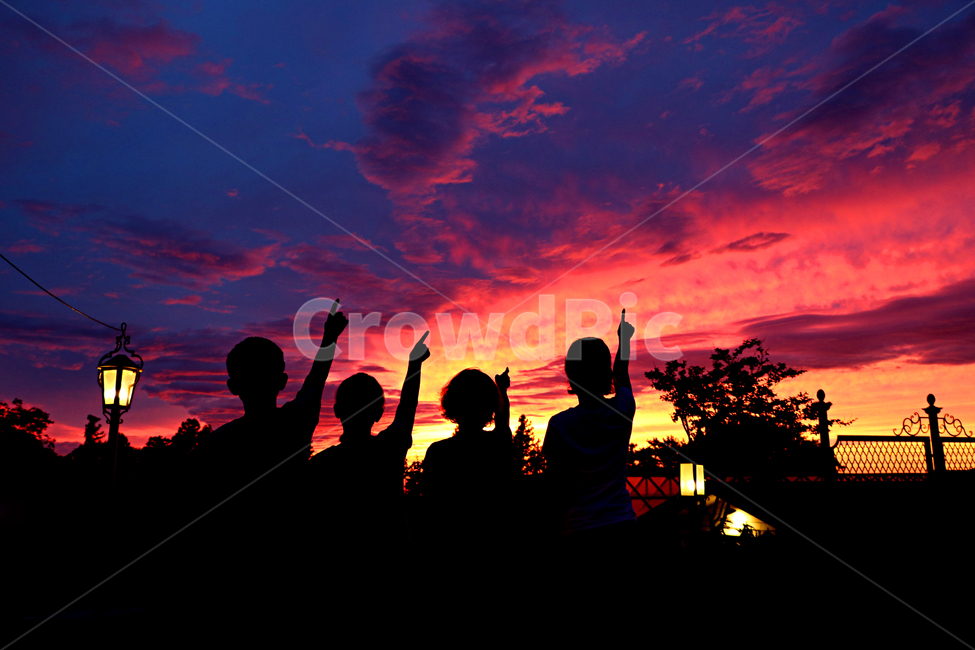 석양,붉은노을,silhouette,실루엣,human,인간,person,사람,nature,자연,outdoors,옥외,sunset,일몰,dawn,새벽,redsky,붉은하늘,sky,하늘,dusk,황혼,인물실루엣,사람실루엣,character silhouette,human silhouette