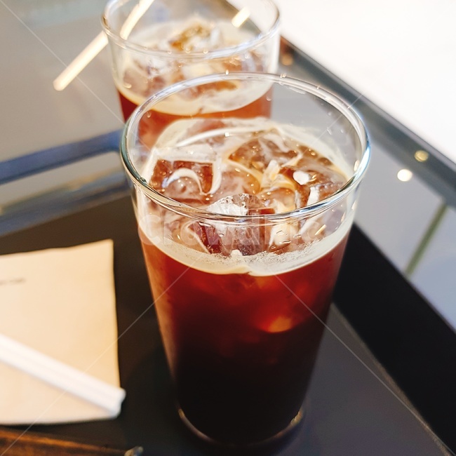 커피,아이스아메리카노,음료,카페인,유리컵,커피,카페,coffee,cafe