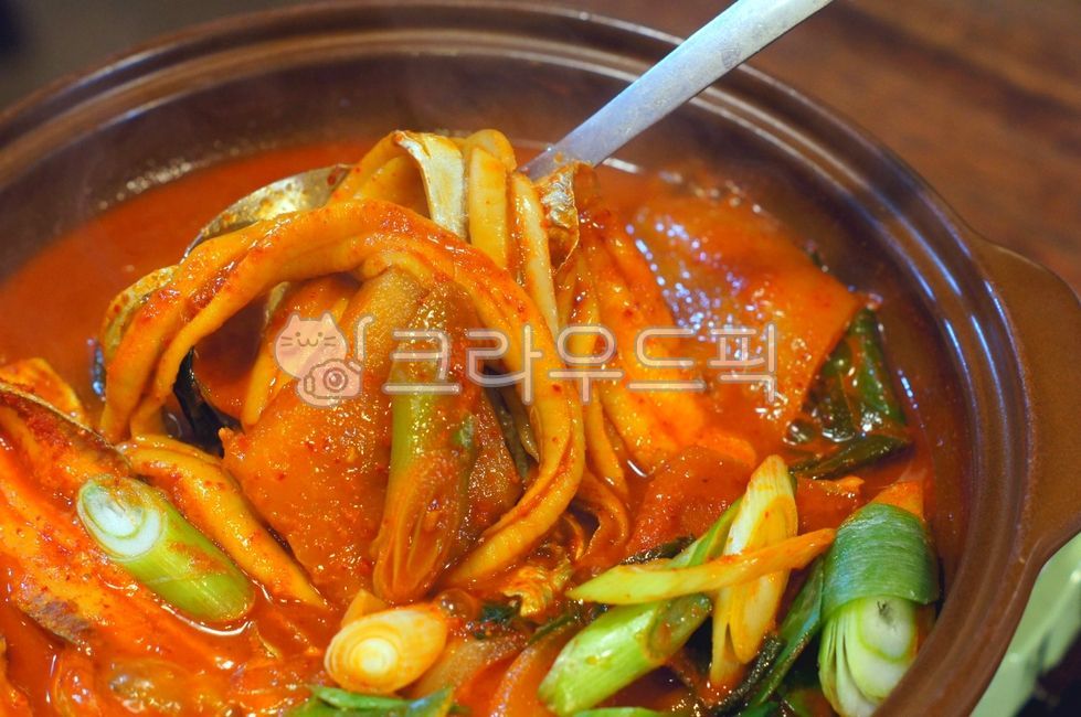 ,stewedjejubeltfish,plating,Braised cutlassfish,local food,fishdishes,Jeju local food,jejulocalfood,fishcuisin,galchijorim,Korean food,kfood,cooking,foodpresentation,seafood,food,braisedcutlassfish,fish dishes,Jeju braised cutlassfish,fish,Plating,localfo