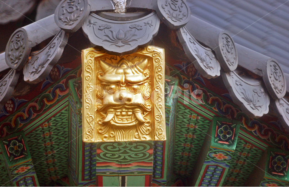 귀면와,벽사,황금,향하당,봉녕사,수원,수호신,사찰,기와