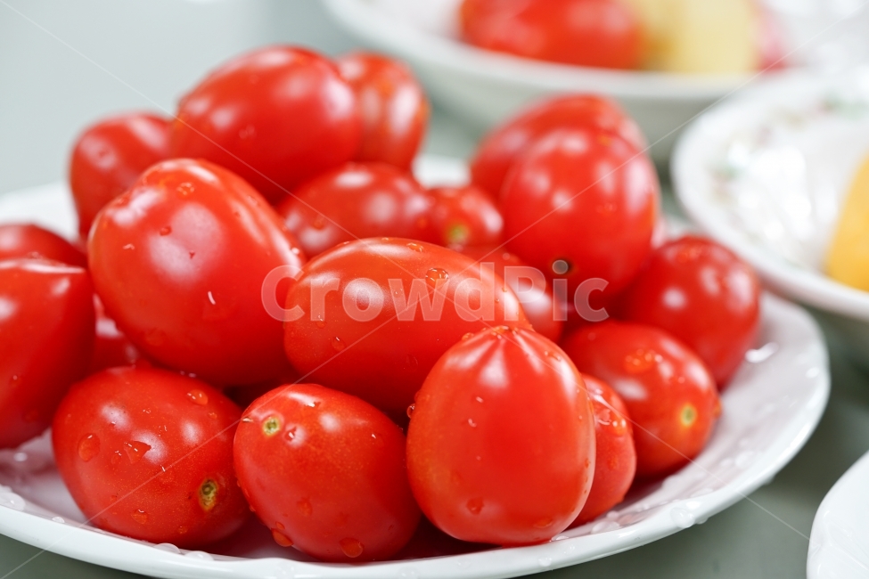 과일,방울토마토,토마토,레드,빨강색,빨강,빨간,red,비타민,먹거리,간식,활력,생기,접사,싱싱,건강,과실,색감,컬러,접시,음식,식재료,요리,food,cook,meal,dishes,food reserves,채소,야채,vegetables