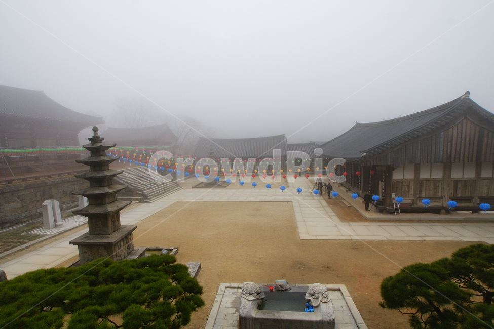 화엄사,사찰,풍경,지리산,구례,한국전통,한국문화,korean traditional,korean culture,종교,신앙,religion,belief,faith,건축물,건물외관,exterior,building,structure,architecture,construction