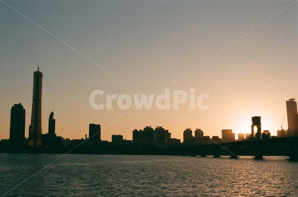 필름카메라,필름사진,감성사진,한강,여의도,한강전경,도시,풍경,city,landscape,실루엣,그림자,silhouette,shadow,light,빛,flare,플레어