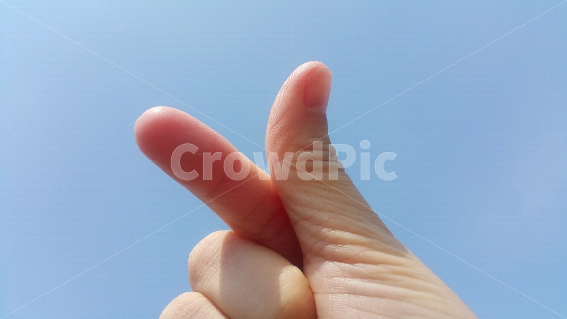 하트,손가락,하늘,사랑,heart,fingerheart,love,sky,손,제스처,표시,손짓,표현,gesture,hand,sign,expression,감정표현,기분,feeling,emotion