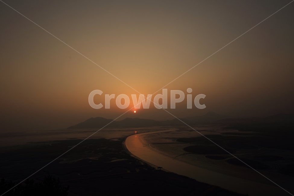 풍경사진,일몰사진,자연풍경,순천만습지,감성사진,자연,풍경,nature,landscape,한국자연풍경,한국자연경관,korea nature landscape,outdoors,옥외,dusk,황혼,dawn,새벽,red sky,붉은 하늘,sky,하늘,sunset,일몰