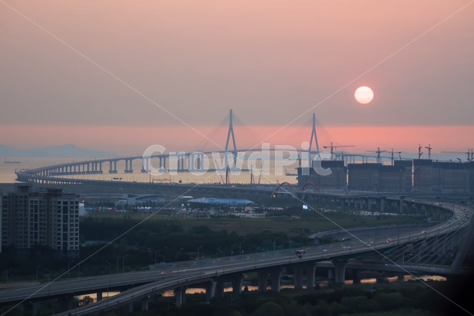 	일몰,해,태양,도시,바다,다리,대교,붉음,저녁,해질녘,밤,도시,풍경,city,landscape,한국도시풍경,한국도시경관,korea cityscape,교통,교통수단,traffic,transportation,road,도로