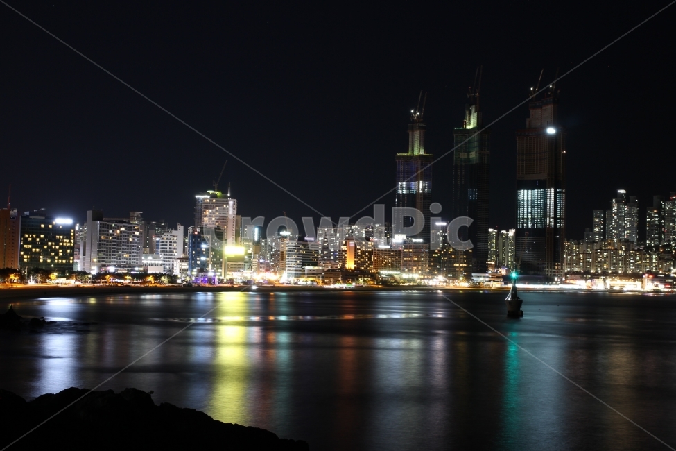 바다,바다야경,해운대,건물,빌딩,해수욕장,반사,sea,nightview,night,beach,haeundae,reflection,building,야경,밤,풍경,nightscape,night,landscape,도시,city,한국도시풍경,한국도시경관,korea cityscape,water,물,metropolis,중심지,시티,town,urban,어반