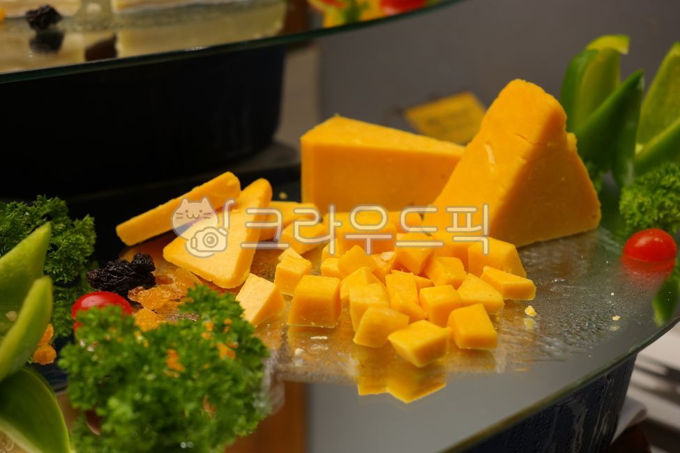 체다치즈,삼각형,치즈,플레이팅,슬라이스,음식,간식,식품,유제품,조각,음식재료,food,cheese
