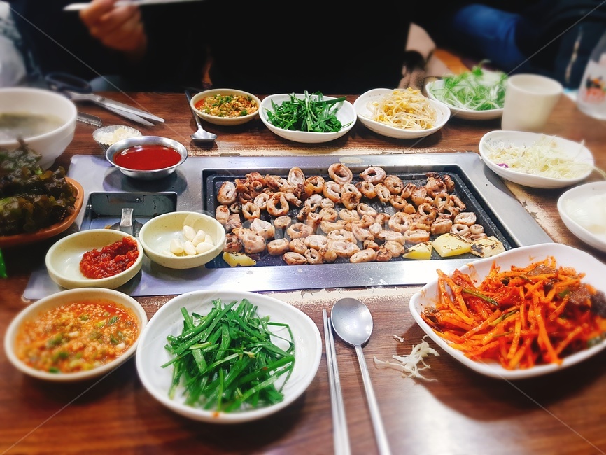 막창,겉절이,쌈장,마늘,상추,음식,식재료,요리,food,cook,meal,dishes,food reserves