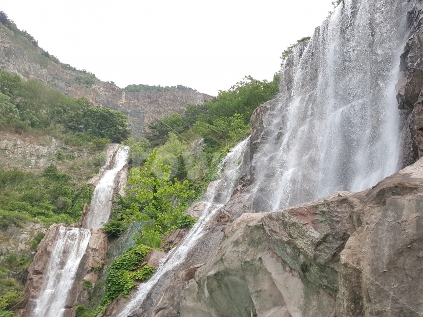 폭포,물,계곡,바위,물보라,자연,풍경,nature,landscape,river,강,water,outdoors,옥외,waterfall