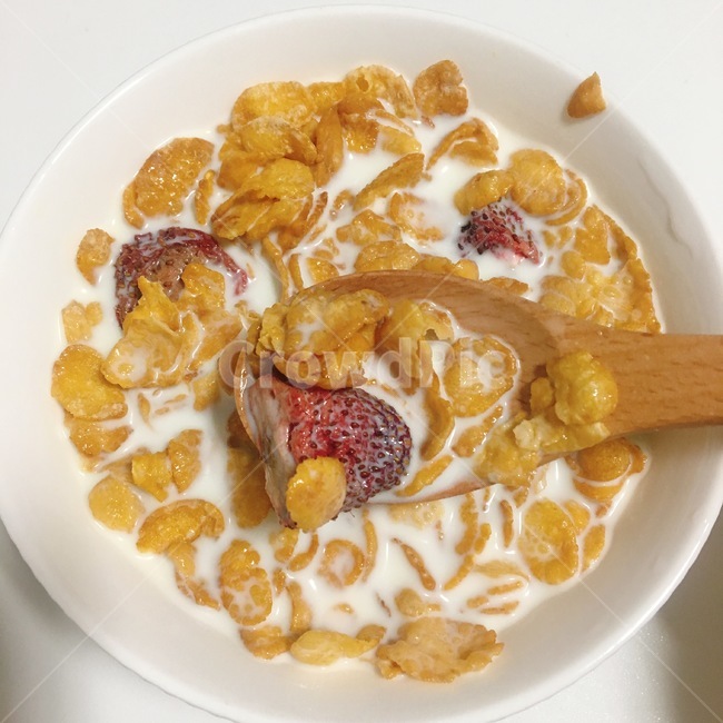 시리얼,딸기,우유,아침식사,냠냠,음식,식재료,요리,food,cook,meal,dishes,food reserves
