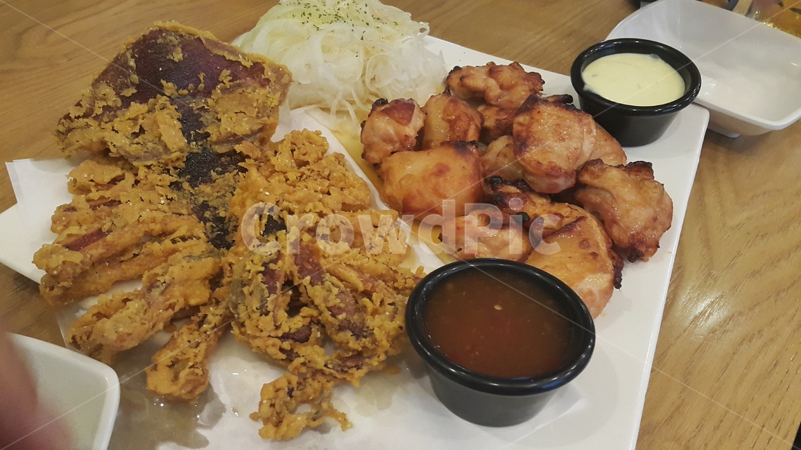 치킨,오징어튀김,구운치킨,후라이드치킨,술안주