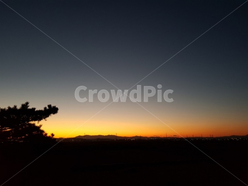 노을,저녁노을,풍경,해질녘,자연,하늘,경이로움,sunset,midnight,scenery,nature,sky,darkness,어두움,자연,풍경,nature,landscape,실루엣,그림자,silhouette,shadow,outdoors,옥외,dusk,황혼,일몰,red sky,붉은 하늘,dawn,새벽