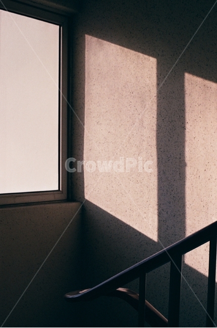 복도,창문,carridor,window,햇빛,sunshine,집,휴식,rest,건축물,건물외관,exterior,building,structure,architecture,construction