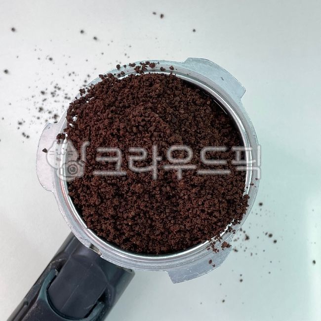 커피,커피가루,분쇄커피,커피포터필터,포터필터,portafilter,원두,원두가루,분쇄원두,coffee,coffeebean,groundcoffee