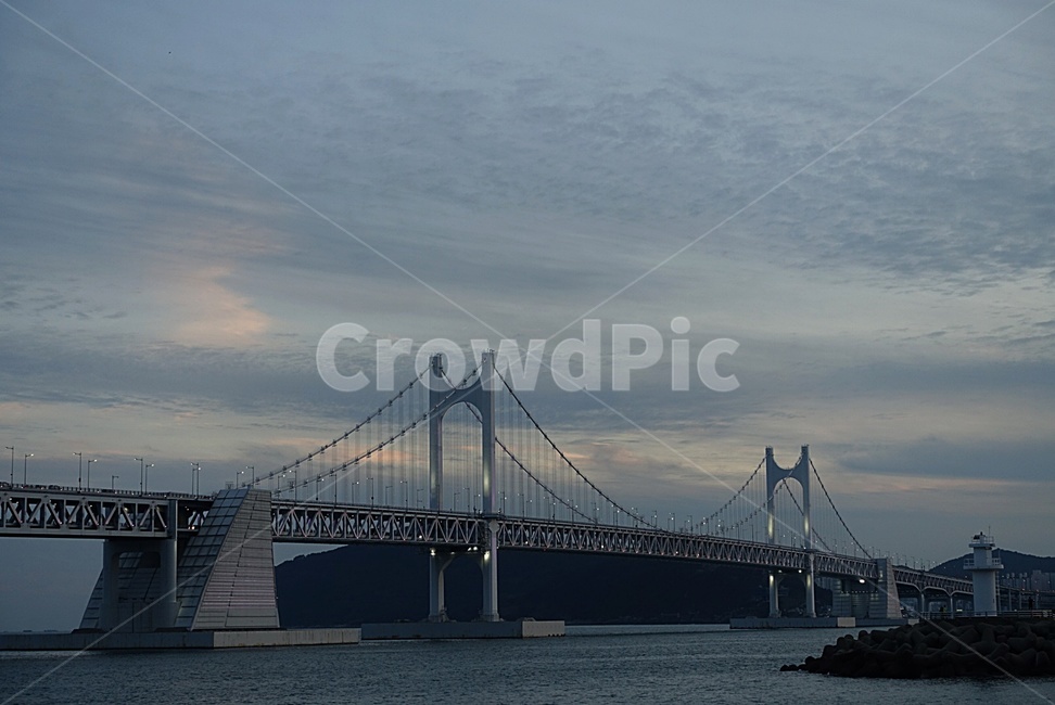 부산,광안리,광안리해수욕장,바다,광안대교,다이아몬드브릿지,해질무렵,bridge,gwangandaegyo,건축물,건물외관,exterior,building,structure,architecture,construction