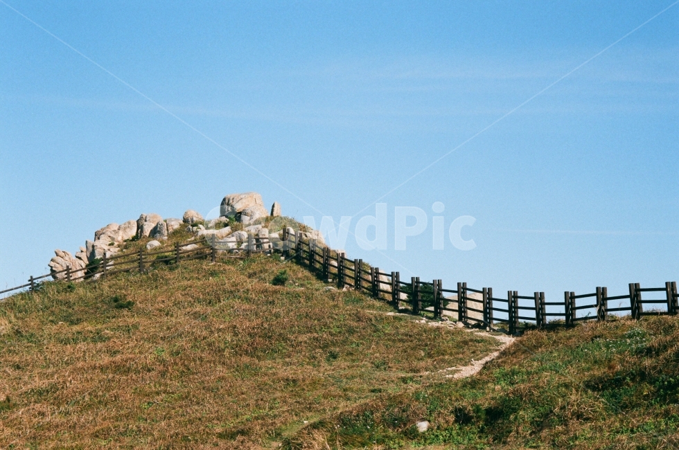 하늘,울타리,언덕,산,필름,자연,풍경,nature,landscape,한국자연풍경,한국자연경관,korea nature landscape,outdoors,옥외,field,들,grassland,목초지