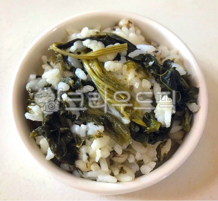 vegetable rice,bibimbap,Gondre,Gondrea,Gondre rice,wellbeing,Korean food,ingredients,cooking,tradition,delicacy,koreanfood,Herbs,Korean cuisine,cook,Korean,rice,Bibim,delicious,food,meal,dish,mukbang,traditional food,Namul Bibimbap,Korean tradition