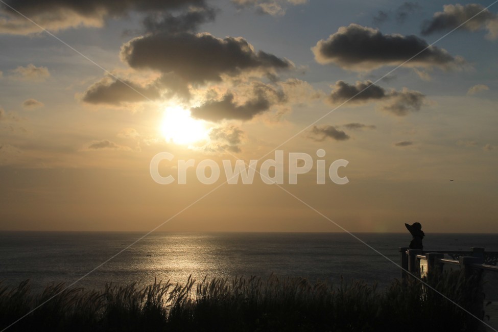 인도네시아,발리,쿠부,쿠부해변,쿠부비치,석양,일몰,황혼,indonesia,bali,balisunset,beachsunset,sunset,실루엣,silhouette,dusk,twilight,sea,ocean,sky,redsky,하늘,붉은하늘,자연,nature,자연,풍경,nature,landscape,실루엣,그림자,silhouette,shadow,light,빛,flare,플레어,outdoors,옥외