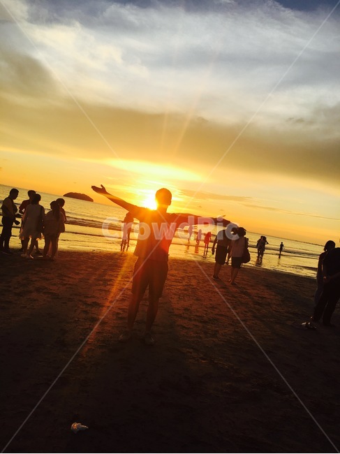 코타키나발루,탄중아루,석양,바닷가,실루엣,예쁜하늘,에너지,힐링,예쁜노을,4대석양,아름다움,그림자,해변,바다,beach,sea,사람,인물,인간,human,person,인물실루엣,사람실루엣,character silhouette,human silhouette,여행,휴가,traveling,vacation,trip,nature,자연,outdoors,옥외