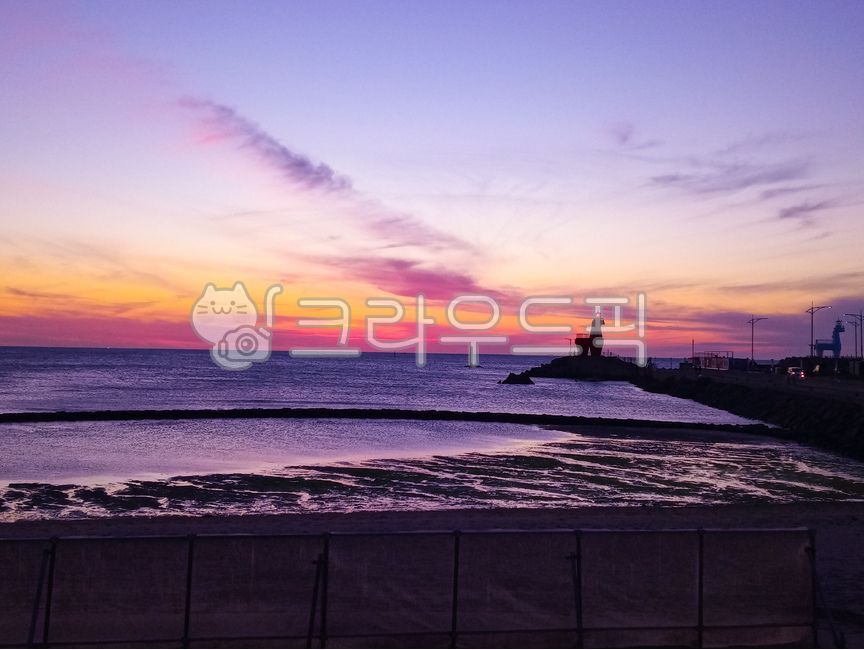 제주도,이호테우해변,해변,말등대,등대,노을,석양,바다,jejuisland,ihotewoo,beach,lighthouse,sunset,sea,하늘,구름,sky,clouds,황혼,dusk,dawn,일몰