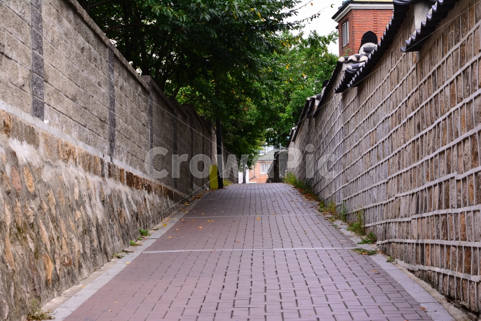 돌담길,북촌,골목길,산책로,정감,전통,걷고싶은길,담장,담벼락,road,way,wall,서울,한국적,korean,culture,traditional,도시,풍경,city,landscape,한국도시풍경,한국도시경관,korea cityscape,골목길,alley,path,통로,flagstone,판석,walkway,보도,pavement,포장,sidewalk