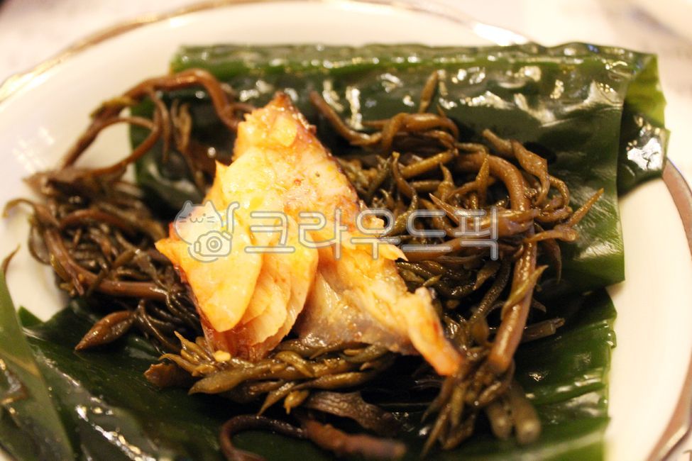 코다리,코다리조림,생선,생선조림,한식,한국요리,해산물요리,해물요리,식사,안주,요리,음식,한국음식,해초,미역,seafood