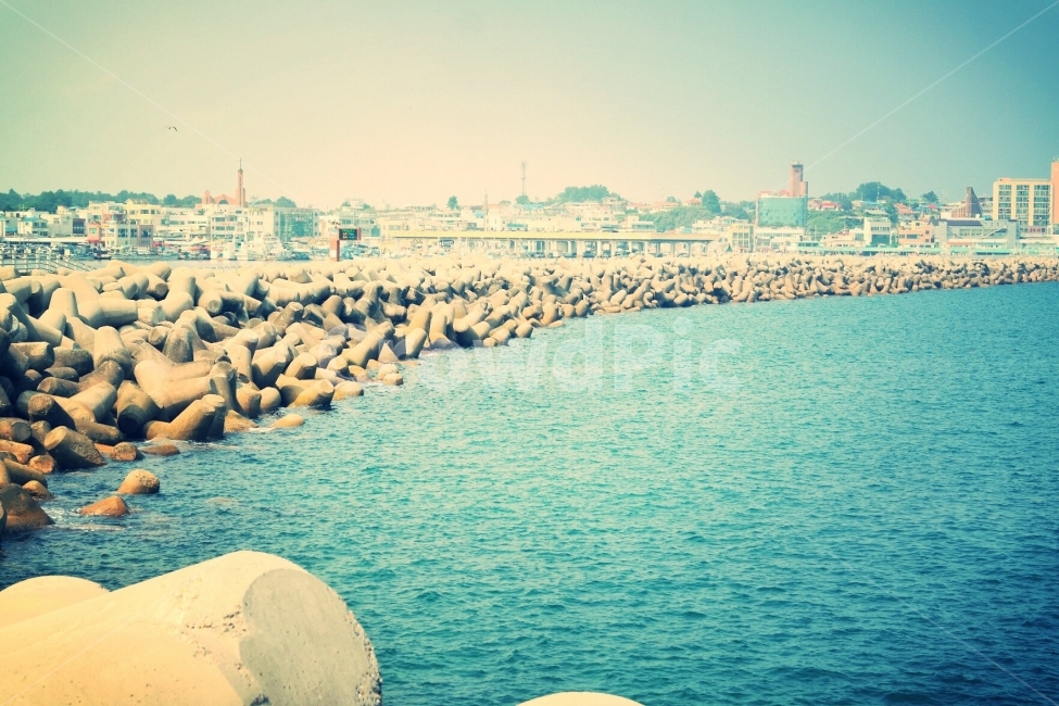 바다,동해,방파제,푸른바다,항구,주문진항,주문진,여행,일상,도시,풍경,city,landscape,한국도시풍경,한국도시경관,korea cityscape,water,물