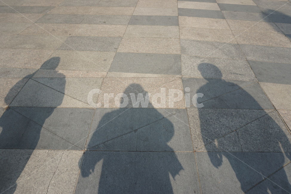 그림자,남매,세사람,사람그림자,인물그림자,shadow,피사체,명암,silhouette,실루엣,사람들,대중,군중,other people,crowd,인물실루엣,사람실루엣,character silhouette,human silhouette,flooring,바닥,floor