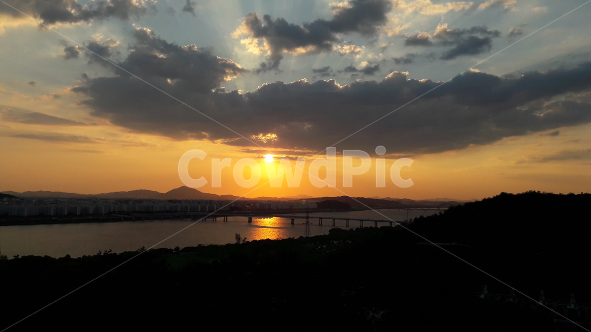 자연,하늘,신비로움,아름다움,붉은,자연,풍경,nature,landscape,sunlight,햇빛,outdoors,옥외,sky,sunset,일몰,dusk,황혼,dawn,새벽,red sky,붉은 하늘