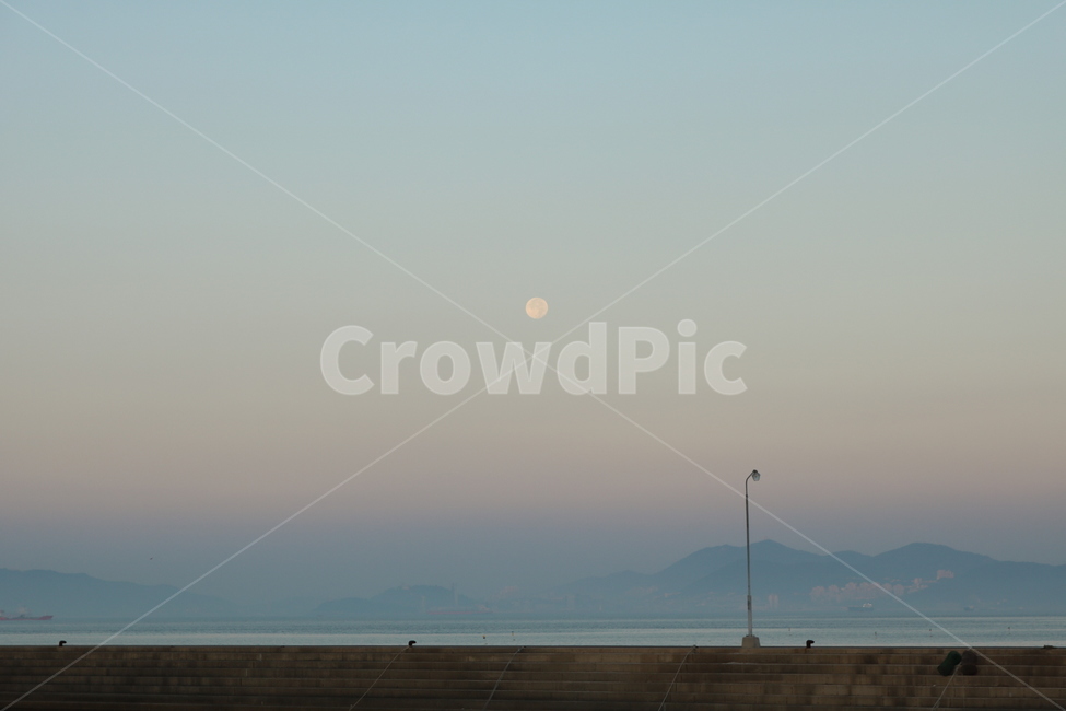 바다,달,가로등,풍경,하늘,자연,풍경,nature,landscape,야경,밤,nightscape,night