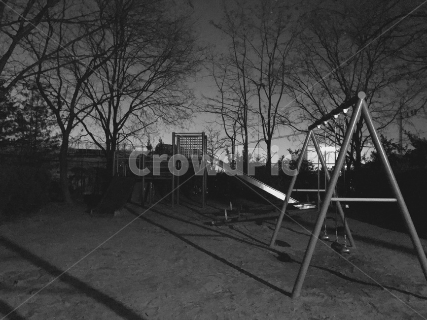 놀이터,새벽,흑백,playground,black,공포,호러,무서운,무서움,horror,terror,fear,놀이공원,놀이동산,놀이터,amusement park,playground,흑백,모노톤,monochrome,black and white