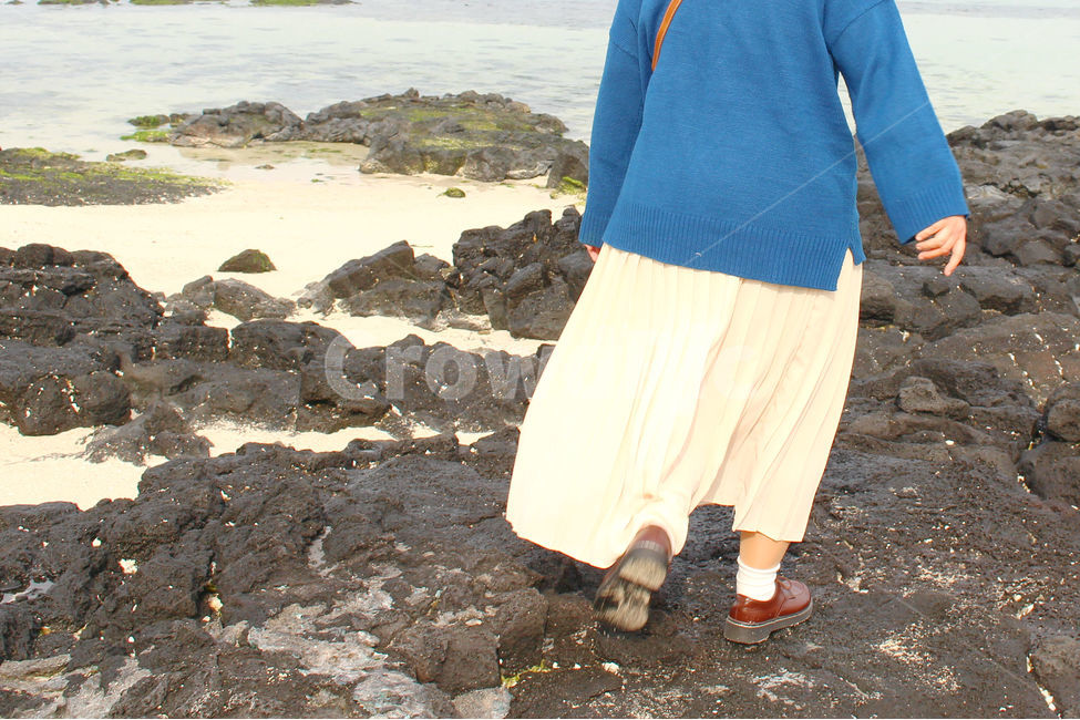 사람,감성사진,바다,하늘,여자,blue,people,woman,sky,sea,제주도,jeju,jeju island,사람,인물,인간,human,person,신체일부,몸,body,여성,여자,woman,female,lady,clothing,의류,apparel,의복